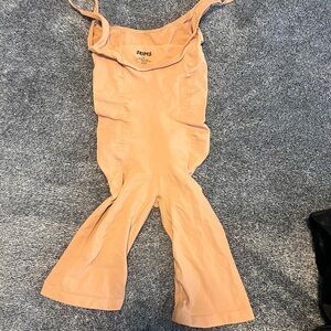 Skims undergarment body shaper Nude color